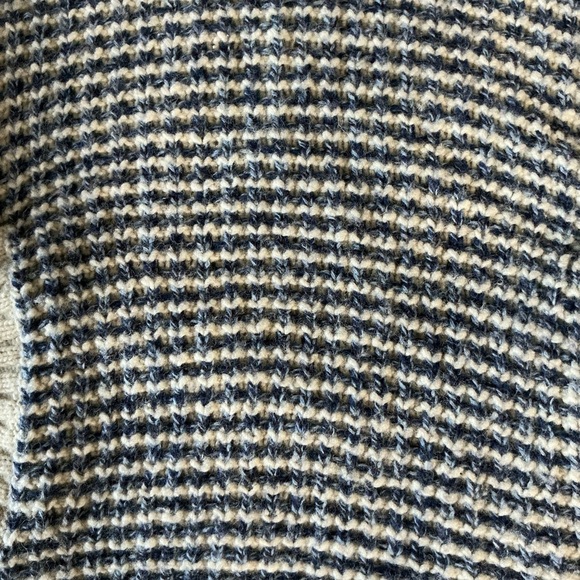 L.O.G.G. Cream and Blue Knit Sweater Wood Closer Detail Front Pocket - Picture 2 of 9